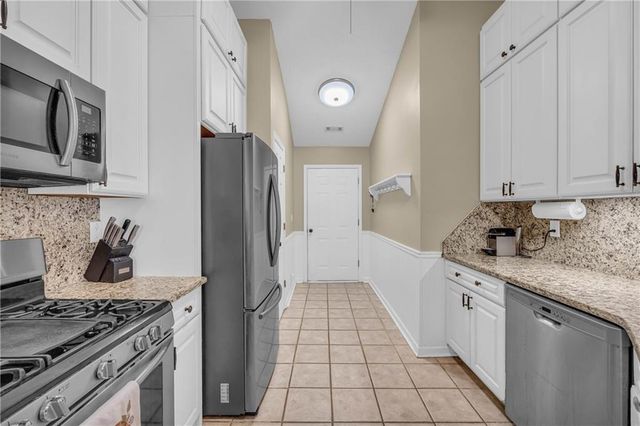 6225 S Port Drive, Flowery Branch, GA 30542