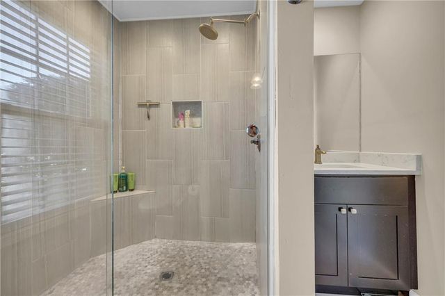 6225 S Port Drive, Flowery Branch, GA 30542