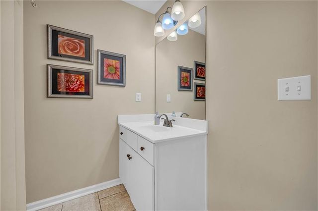 6225 S Port Drive, Flowery Branch, GA 30542
