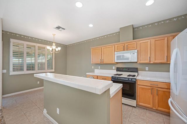 2647 1st St, Lincoln, CA 95648