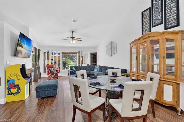 2581 4th AVE NE, Naples, FL 34120