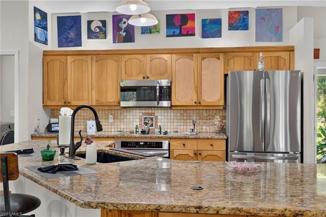 2581 4th AVE NE, Naples, FL 34120