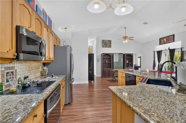 2581 4th AVE NE, Naples, FL 34120