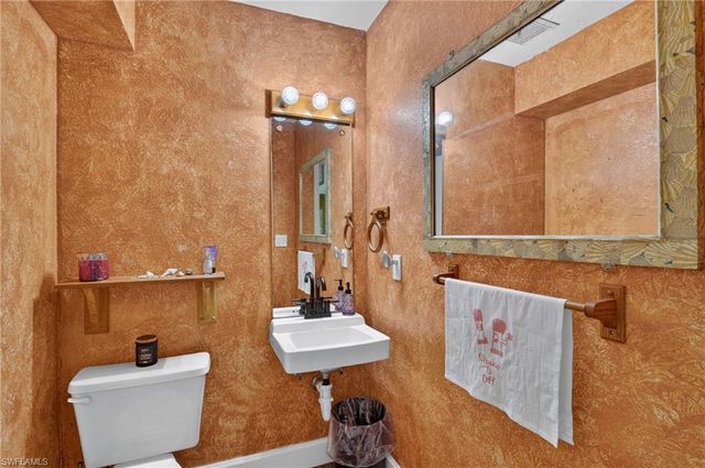 2581 4th AVE NE, Naples, FL 34120