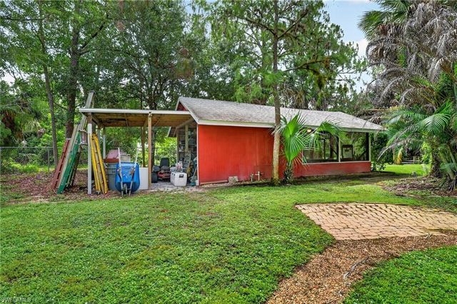 2581 4th AVE NE, Naples, FL 34120