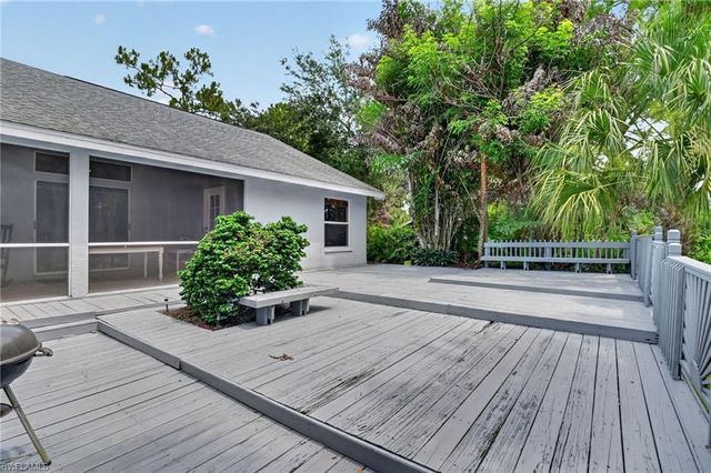 2581 4th AVE NE, Naples, FL 34120