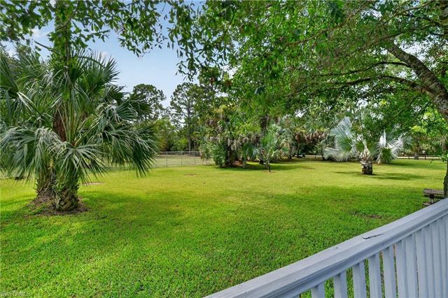 2581 4th AVE NE, Naples, FL 34120