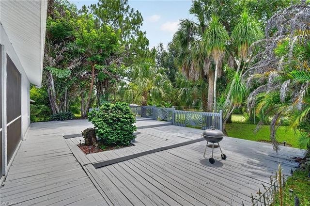 2581 4th AVE NE, Naples, FL 34120