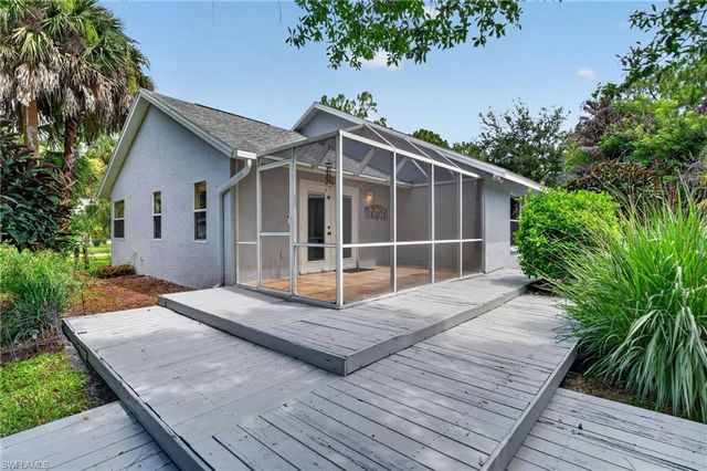 2581 4th AVE NE, Naples, FL 34120