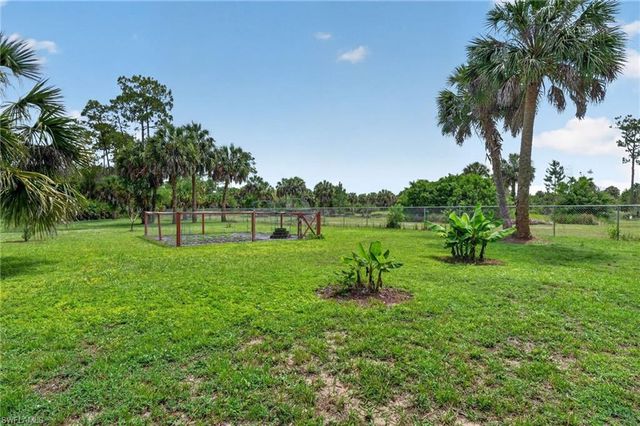 2581 4th AVE NE, Naples, FL 34120