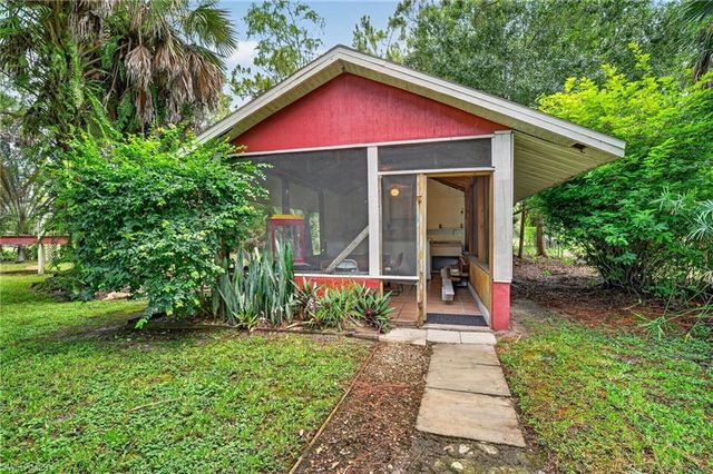 2581 4th AVE NE, Naples, FL 34120