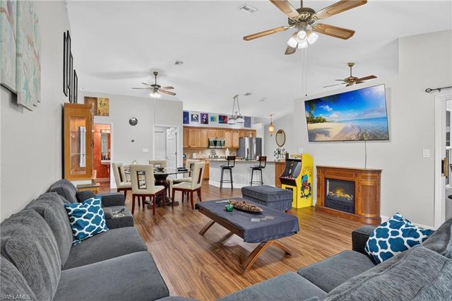2581 4th AVE NE, Naples, FL 34120
