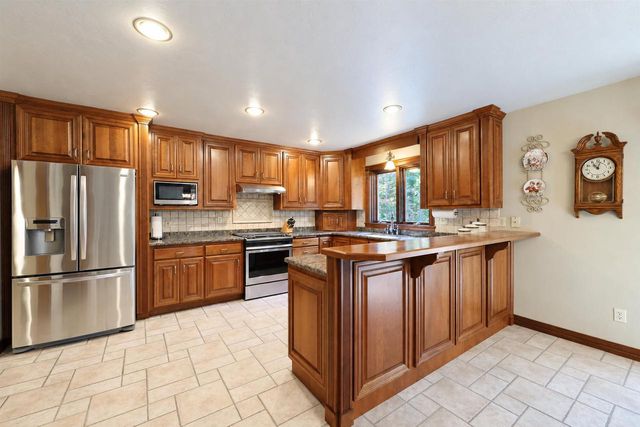 2879 SWEETFERN DRIVE, Green Bay, WI 54313
