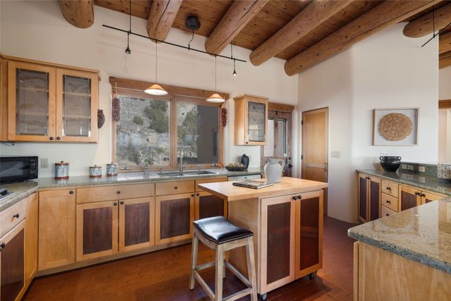 769 Camino Los Abuelos, Galisteo, NM 87540