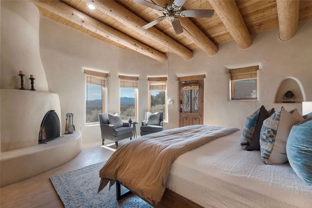 769 Camino Los Abuelos, Galisteo, NM 87540