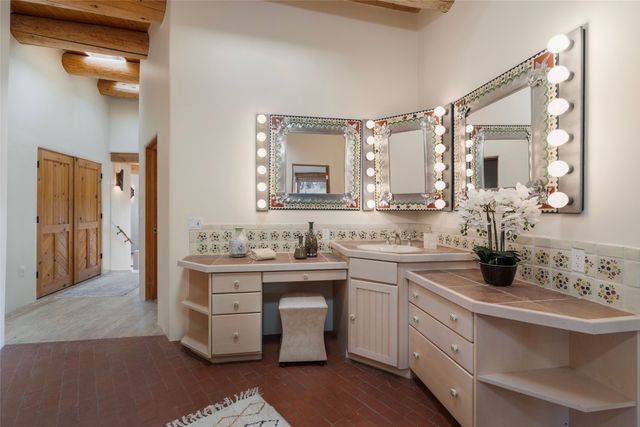 769 Camino Los Abuelos, Galisteo, NM 87540