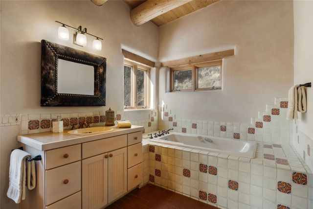 769 Camino Los Abuelos, Galisteo, NM 87540