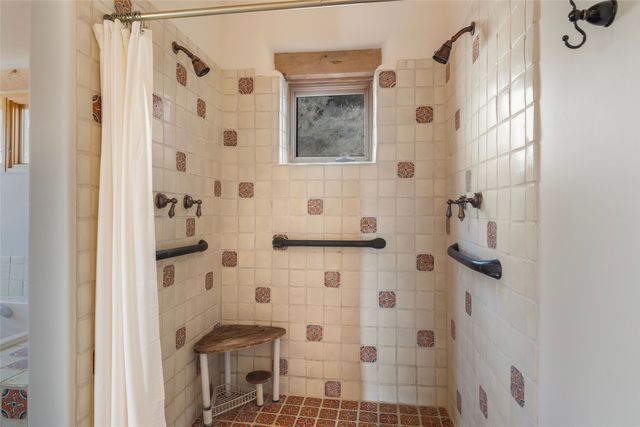 769 Camino Los Abuelos, Galisteo, NM 87540