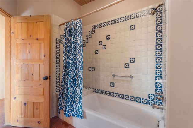 769 Camino Los Abuelos, Galisteo, NM 87540