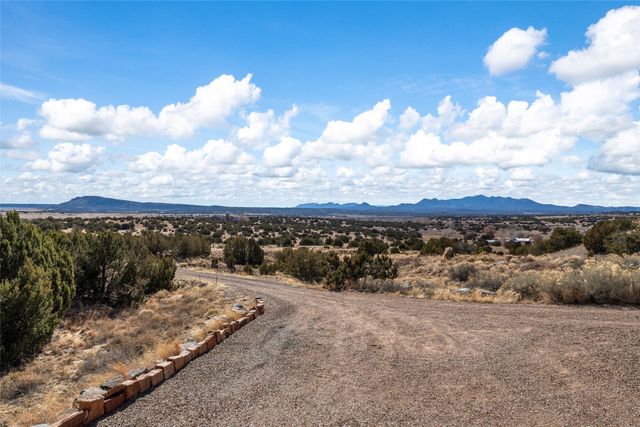 769 Camino Los Abuelos, Galisteo, NM 87540