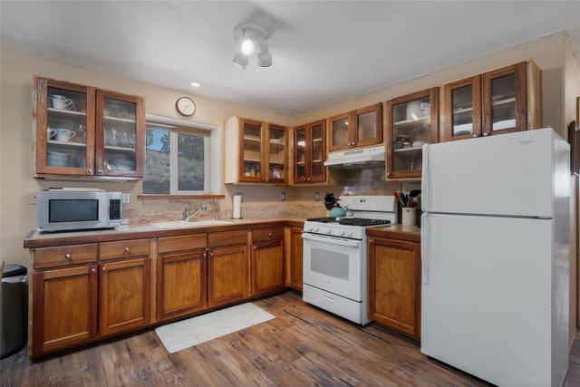 769 Camino Los Abuelos, Galisteo, NM 87540