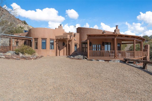 769 Camino Los Abuelos, Galisteo, NM 87540