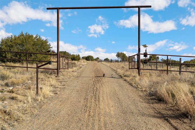 769 Camino Los Abuelos, Galisteo, NM 87540