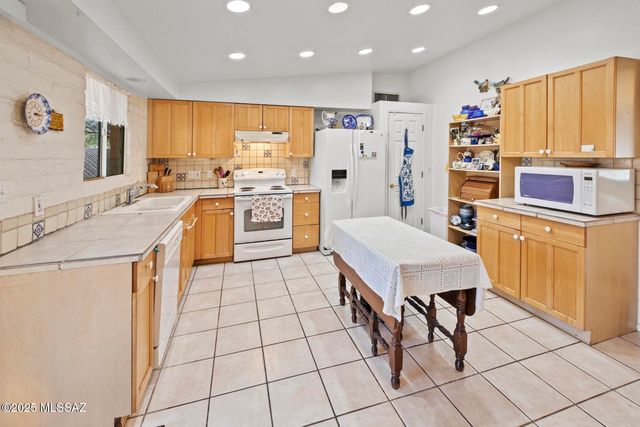 1812 N Arcadia Avenue, Tucson, AZ 85712