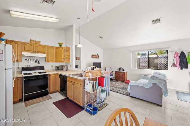 1812 N Arcadia Avenue, Tucson, AZ 85712