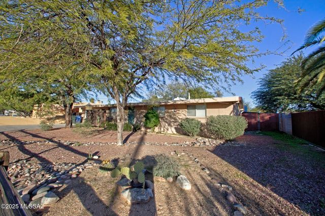 1812 N Arcadia Avenue, Tucson, AZ 85712