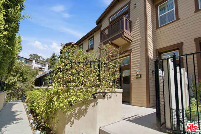 732 Tennis Club Lane, Thousand Oaks, CA 91360