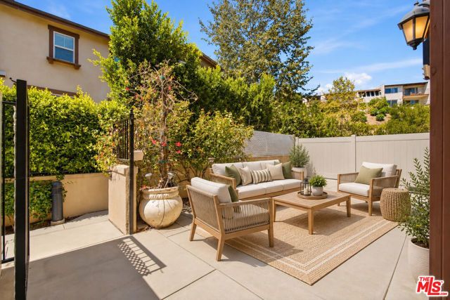 732 Tennis Club Lane, Thousand Oaks, CA 91360