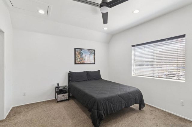 2220 Camino De La Reina 302, San Diego, CA 92108