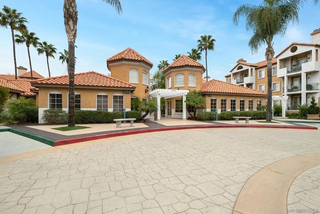 2220 Camino De La Reina 302, San Diego, CA 92108