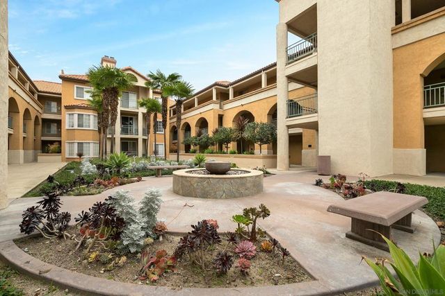 2220 Camino De La Reina 302, San Diego, CA 92108