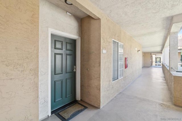 2220 Camino De La Reina 302, San Diego, CA 92108