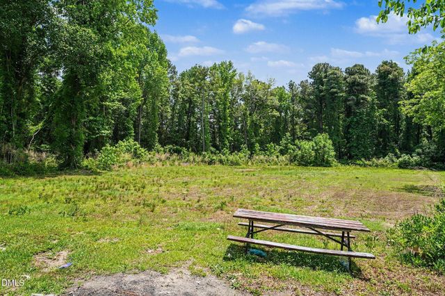 399 Army Road, Raeford, NC 28376