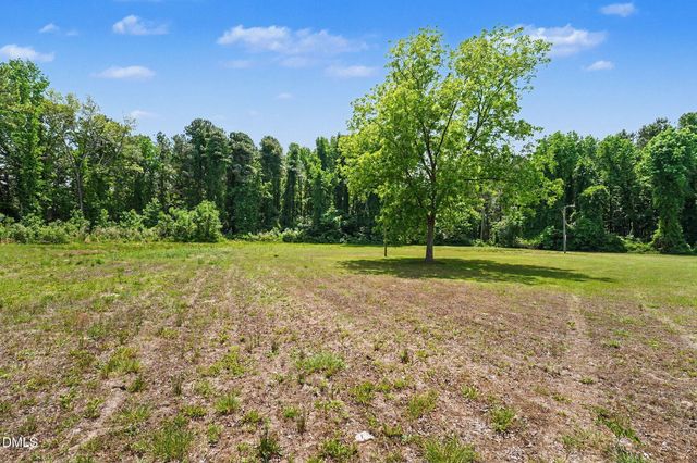 399 Army Road, Raeford, NC 28376