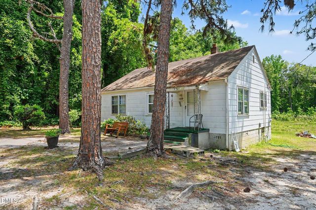 399 Army Road, Raeford, NC 28376