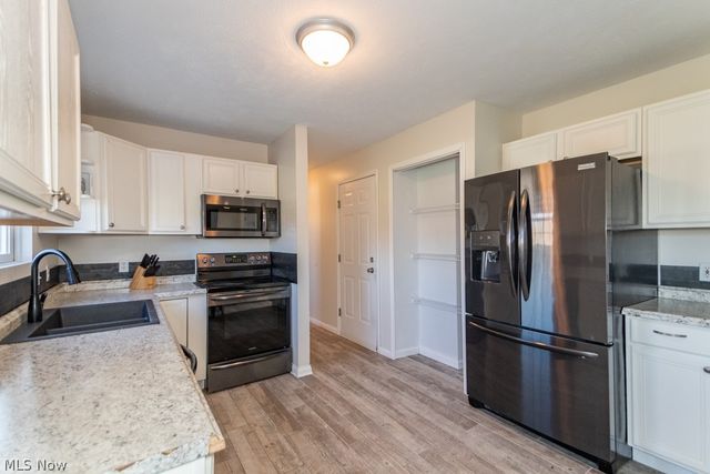 1999 Beringer Place, Harpersfield, OH 44041