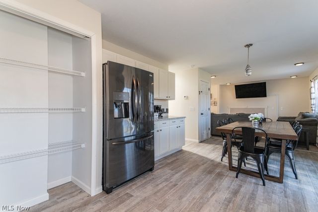 1999 Beringer Place, Harpersfield, OH 44041