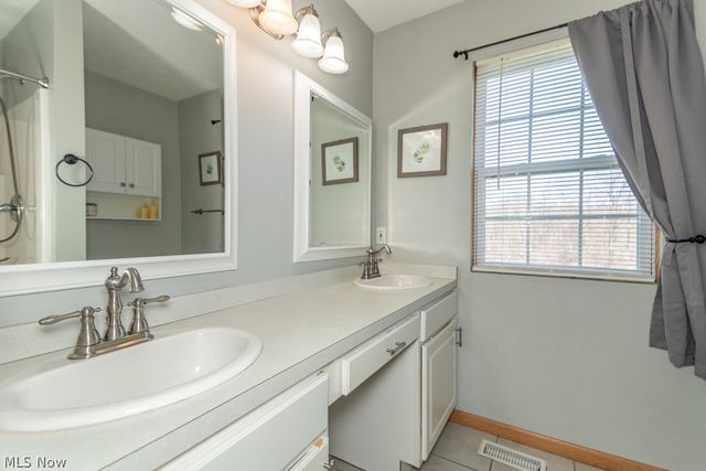 1999 Beringer Place, Harpersfield, OH 44041