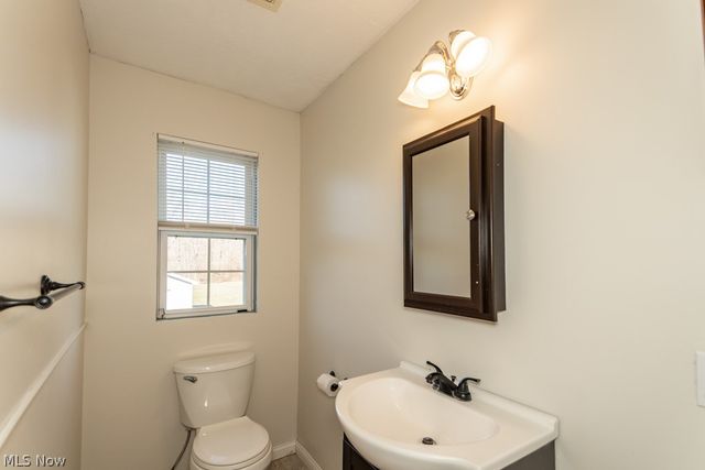 1999 Beringer Place, Harpersfield, OH 44041