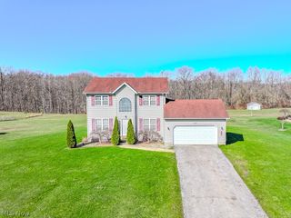 1999 Beringer Place, Harpersfield, OH 44041