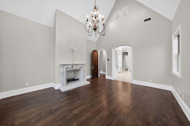 230 Oak Tree Drive, Waxahachie, TX 75165