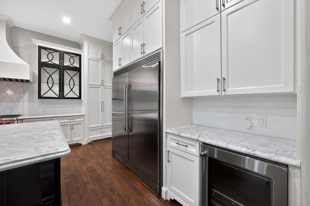 230 Oak Tree Drive, Waxahachie, TX 75165