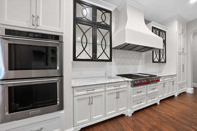 230 Oak Tree Drive, Waxahachie, TX 75165