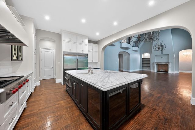 230 Oak Tree Drive, Waxahachie, TX 75165