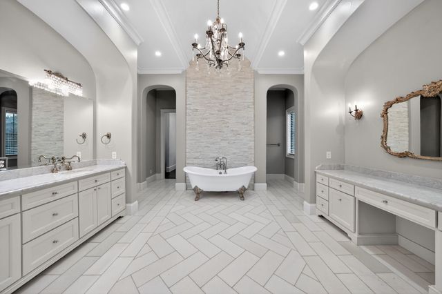 230 Oak Tree Drive, Waxahachie, TX 75165