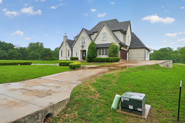 230 Oak Tree Drive, Waxahachie, TX 75165